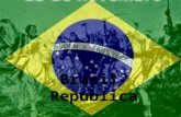 Brasil República. Com a República, o Brasil mudou a forma de governo, trocou de bandeira, ganhou Constituição nova, separou a Igreja do Estado. Porém,